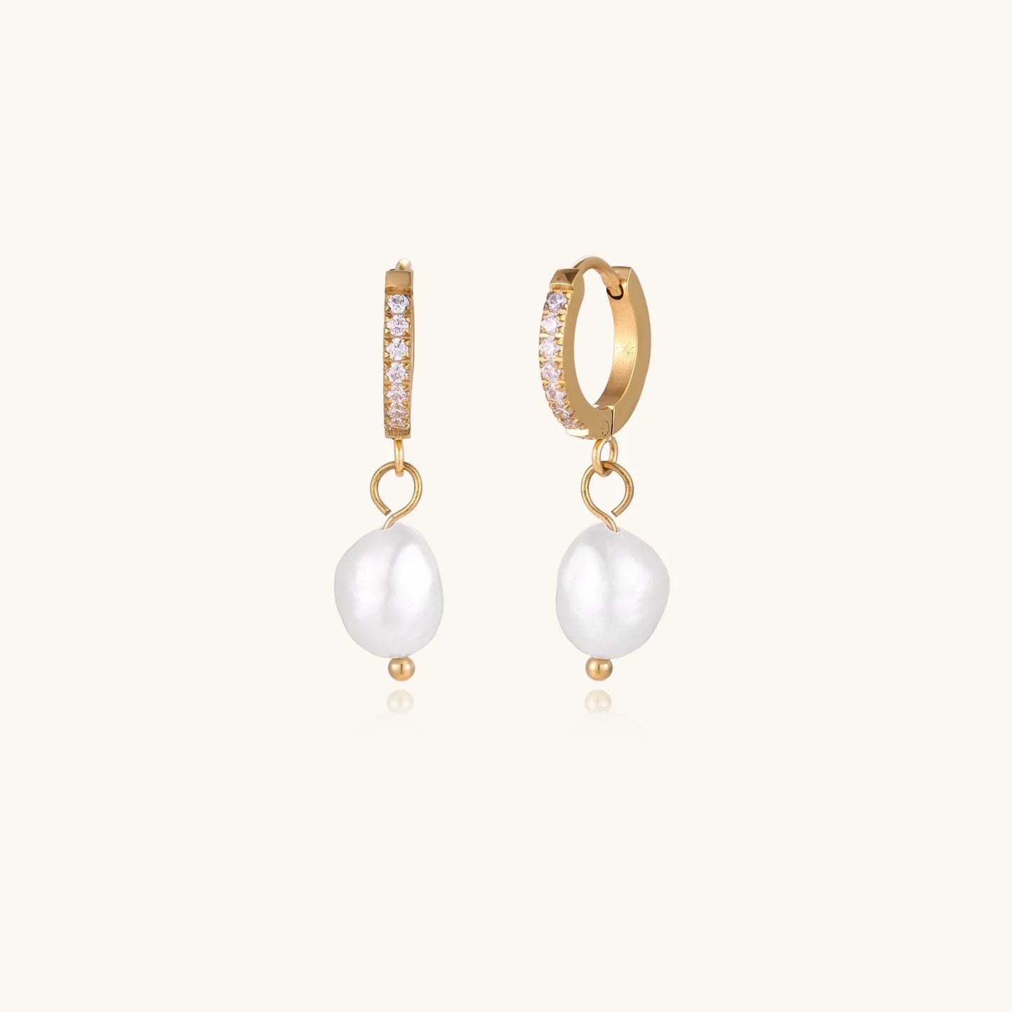 Elegant Pearl Earrings in Stainless Steel and Freshwater Pearl with 18K Gold Plating