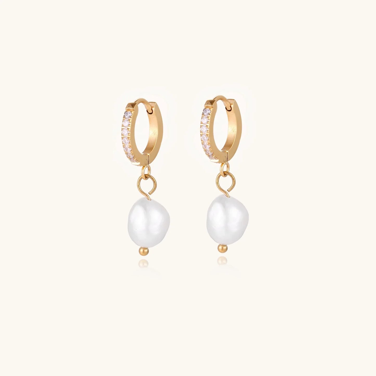 Elegant Pearl Earrings in Stainless Steel and Freshwater Pearl with 18K Gold Plating