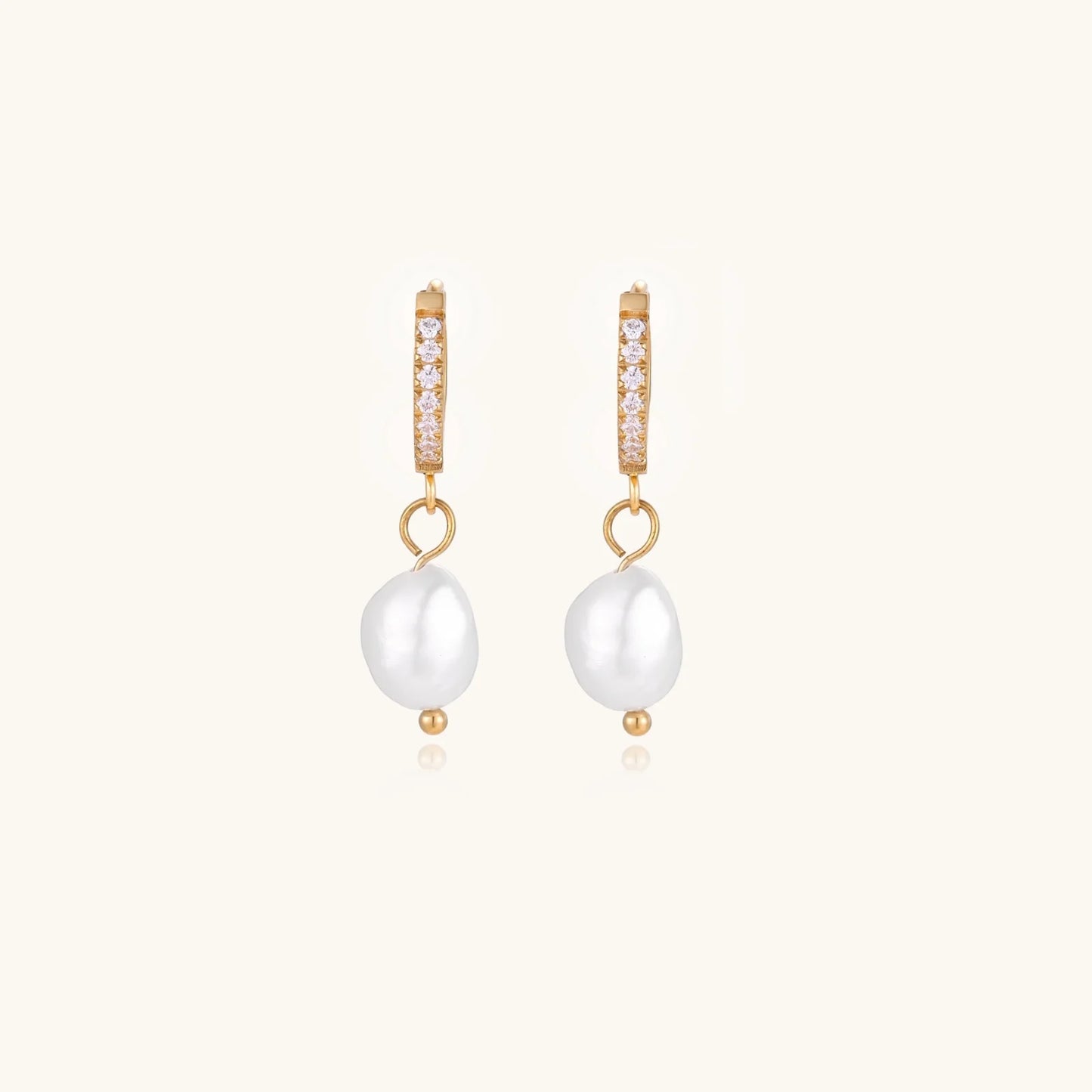 Elegant Pearl Earrings in Stainless Steel and Freshwater Pearl with 18K Gold Plating