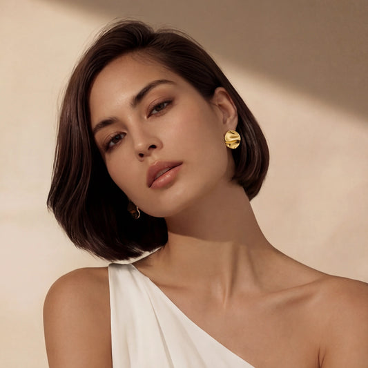 Flow Statement Studs in 18 K Gold-Plated 925 Sterling Silver